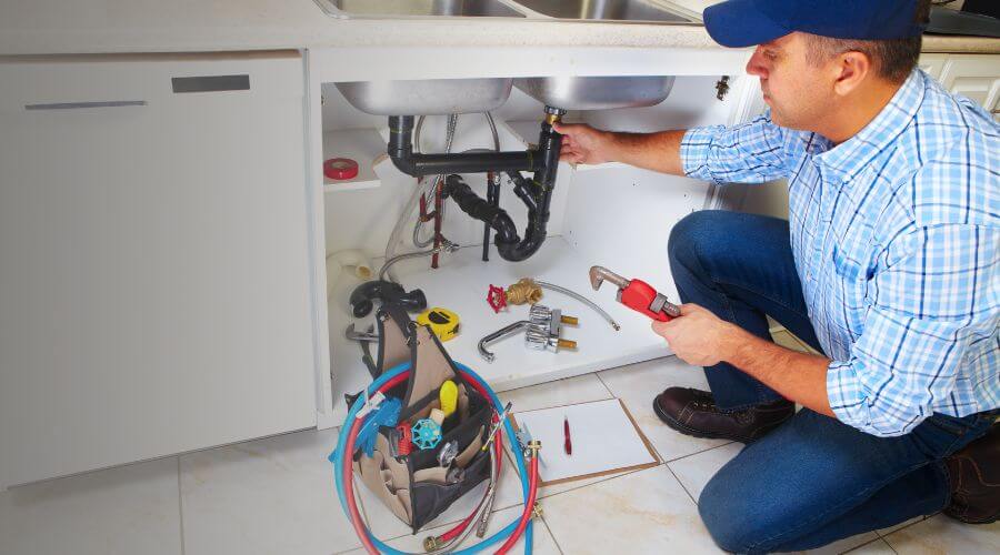 Professional water heater repair in Colmesneil, TX